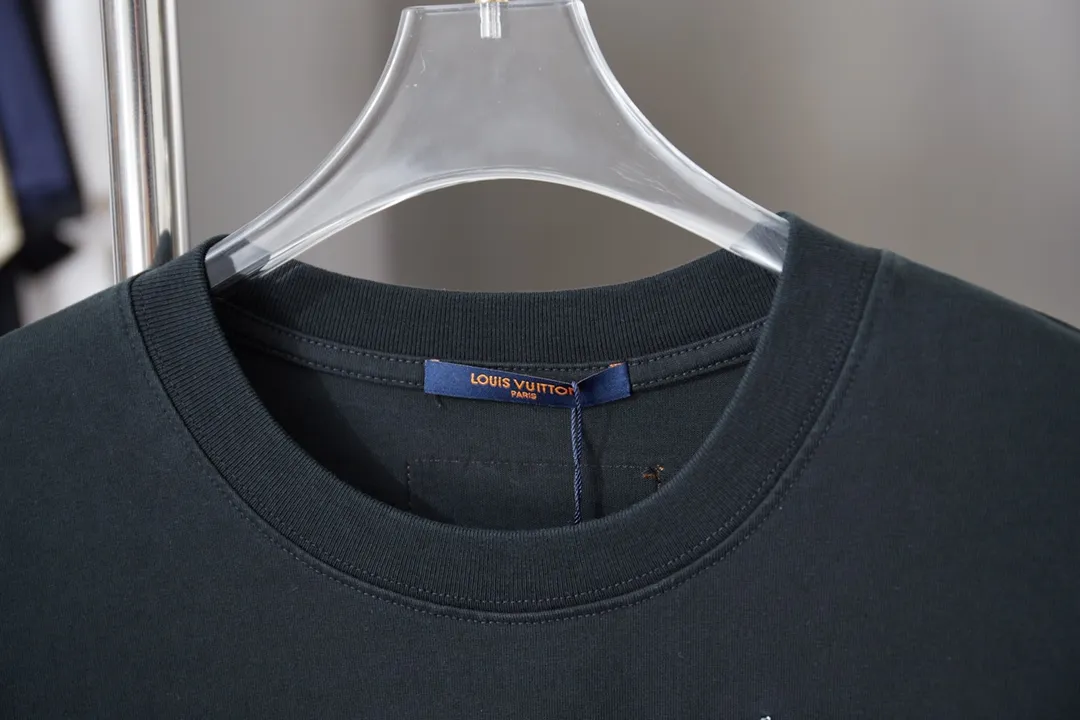 🅿️200 1V 25SS early spring new style short sleeves with embroidered letters, light luxury, a must-have item for daily commuting for men and women, correct version, welcome to compare, detailed features · 320g 100% pure cotton double yarn jersey fabric · Special thickened 32 pieces of double yarn 1X1 thread in the same vat · Imported Tajima machine hollow show embroidered flame Lv graphic letters. Ready-made clothes are washed to make the embroidery soft. · Double-needle sewing and cross-seam technology · Original main mark, washed tag, brand moisture-proof paper packaging Color: black/white Size: S/M/L/XL